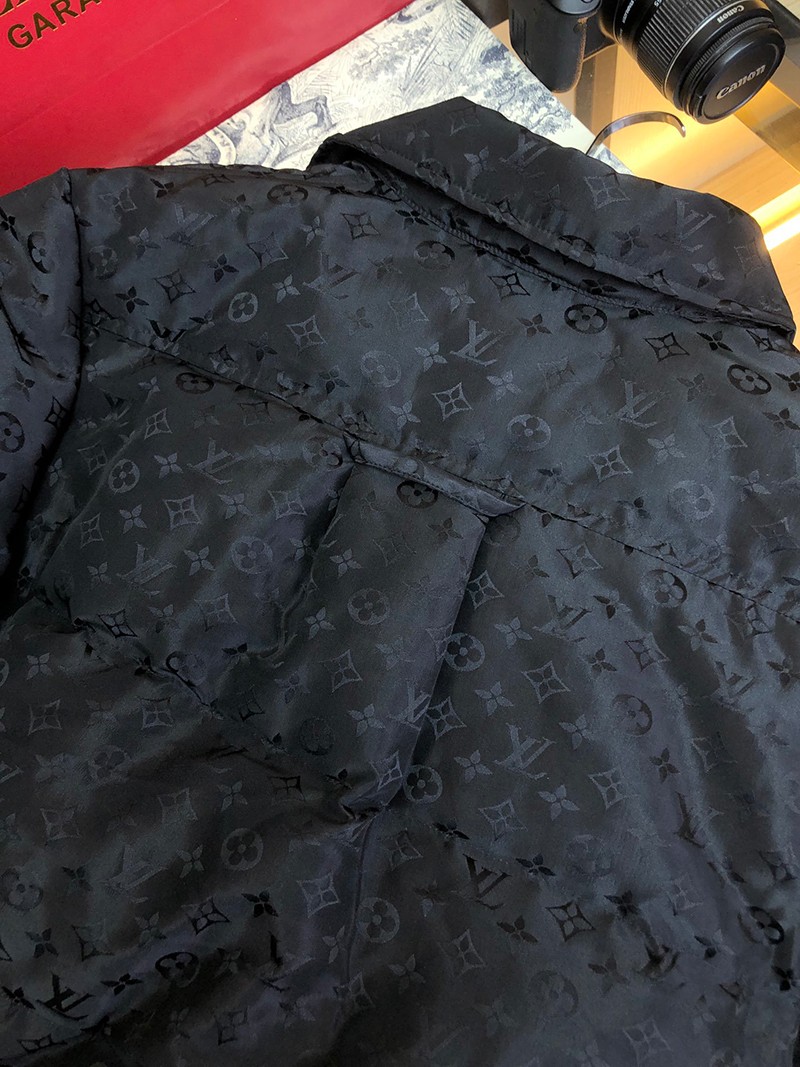 送料込 ルイヴィトン ジャケット 偽物 モノグラム ネイビー 黒 vuy33997